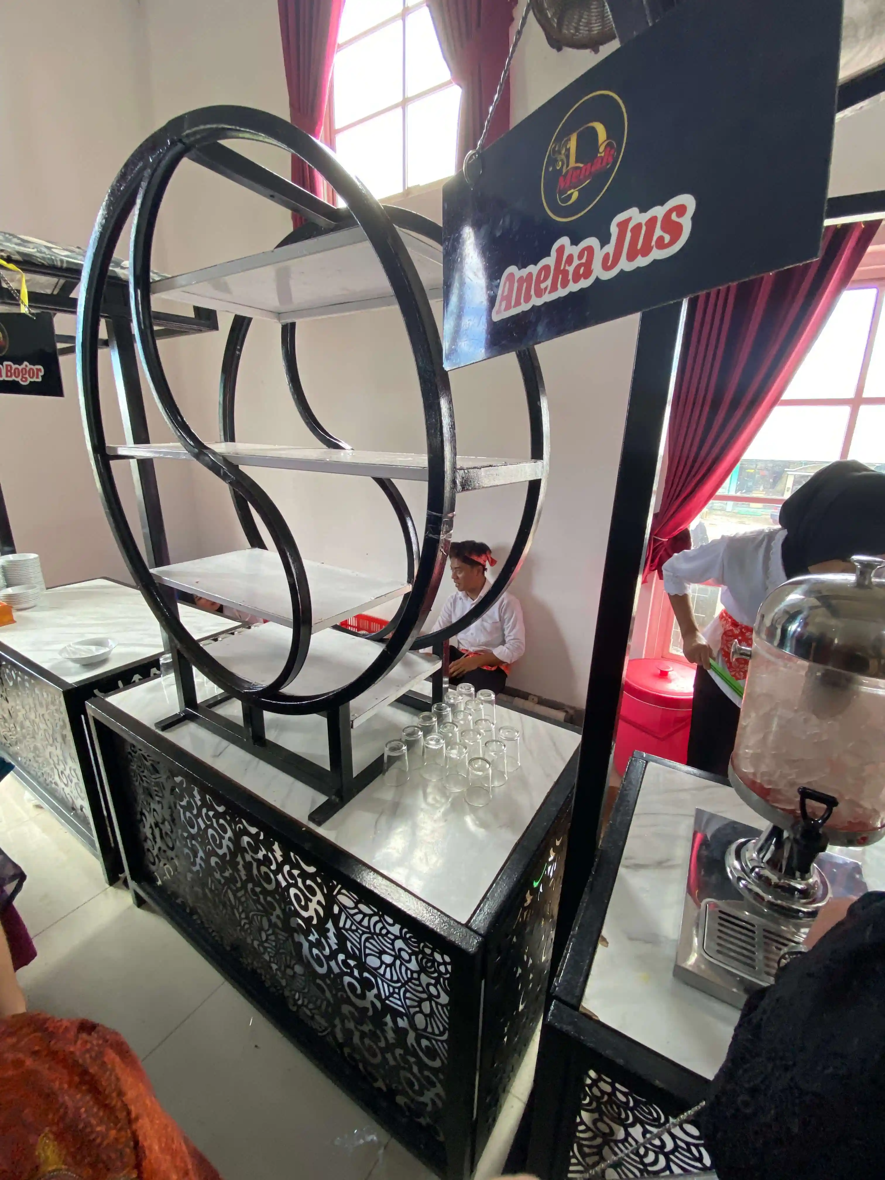 Sewa Meja Prasmanan Kotak Garut